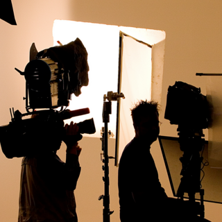 Casting figurant homme et femme de tout âge pour tournage série TV avec Fred Testot