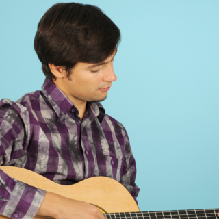 Casting guitariste de tout âge pour tournage sketch show Chamouxland de Camille Chamoux