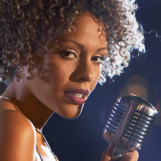 Casting chanteur et chanteuse pour spectacle dans un cabaret