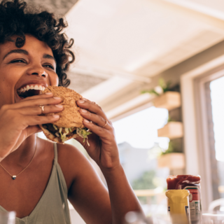 Casting femme créatrice de contenu UGC entre 20 et 35 ans pour tournage publicité