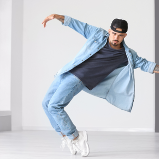 Casting danseur entre 18 et 25 ans pour tournage clip avec groupe connu