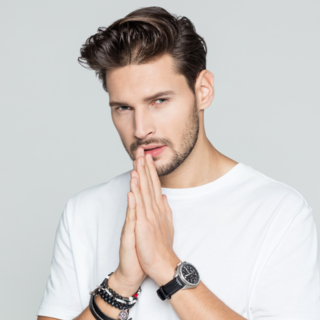 Casting mannequin homme de tout âge pour publicité pieds