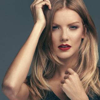 Casting modèle femme entre 18 ans et 25 ans pour shooting photo mode éditorial