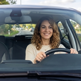 Casting femme entre 30 et 45 ans pour doublure conduite dans film plateforme