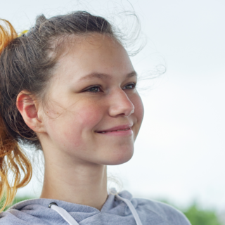 Casting adolescente de 14 ans pour silhouette dans film