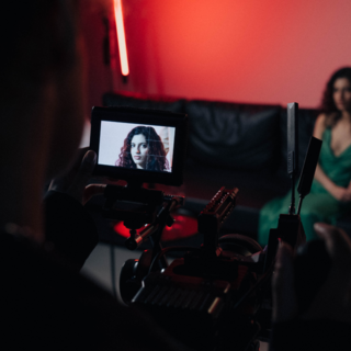 Casting figurant homme et femme entre 18 et 80 ans pour tournage série W9