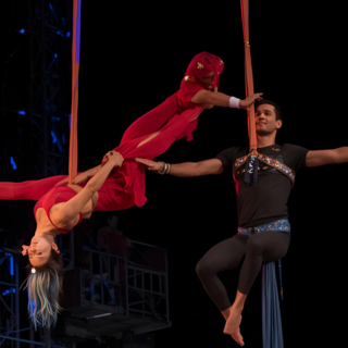 Casting acrobate aérien homme et femme pour spectacle de Kamel Ouali au Paradis Latin