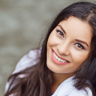 Casting modèle femme entre 20 et 25 ans pour shooting photo pour une marque de maroquinerie