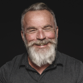 Casting comédien entre 55 et 60 ans pour rôle principal dans spectacle immersif