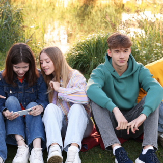 Casting adolescent et adolescente entre 16 et 18 ans pour figuration dans deux projets audiovisuels