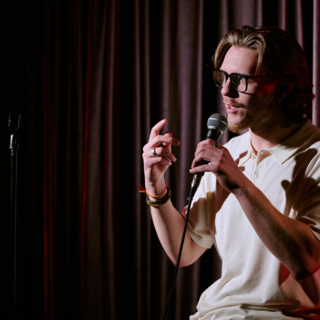 Casting comédien et comédienne entre 25 et 45 ans pour rôle dans spectacle stand up