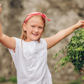 Casting enfant fille et garçon entre 7 et 14 ans pour tournage vidéo YouTube avec Pierre Croce