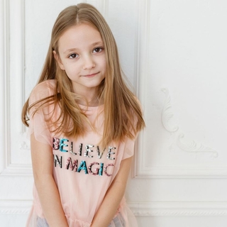 Casting enfant fille entre 6 et 7 ans pour shooting photo publicité