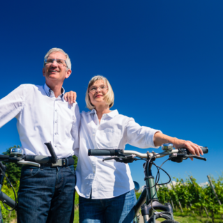 Casting homme et femme entre 65 et 75 ans pour film réalisé par Éric Judor
