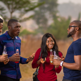 Casting silhouette homme et femme entre 18 et 40 ans pour publicité Orange Afrique