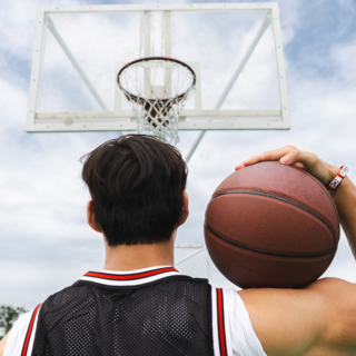Casting vrais joueurs de basket de 25 ans et plus pour figuration dans publicité