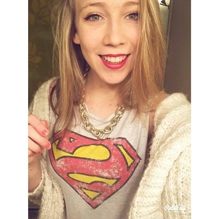 annielowe08