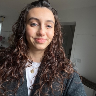 Lauraa56