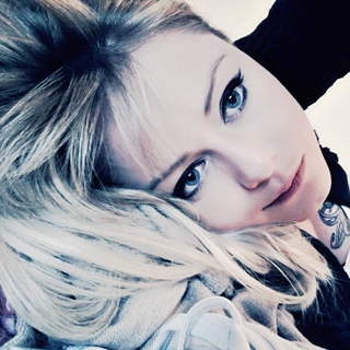 zoedecoux1