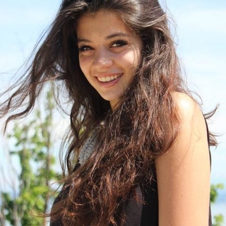 NaomiLunaVale