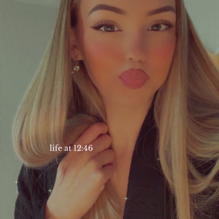 Gloriaaa19