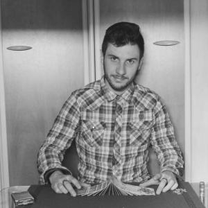 Kevin, un magicien au grand cœur qui aime faire rêver son public à travers ses tours !