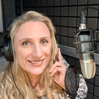 Casting voix off : comment se lancer et trouver sa place dans un métier exigeant ? Les conseils de Florence, comédienne voix off et membre Casting.fr