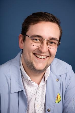 Comédien pour un film de Luc Besson, Chroniqueur aux côtés d'Arthur, assistant d'antenne sur RTL2, notre artiste VIP Benjamoune à plus d'une corde à son arc et vous révèle ses secrets...