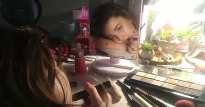 Video Youtube Vir Giny en Live Scène 2 maquillage
