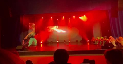 Dans un cours moment théâtrale