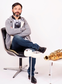 Saxophoniste de talent et sur scène avec le spectacle Sax, Samuel Maingaud nous livre ses secrets de réussite