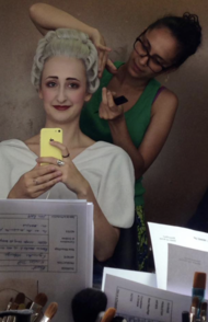 Rencontre avec Damia Passon, une jeune maquilleuse-perruquière, à l'Opéra Garnier.